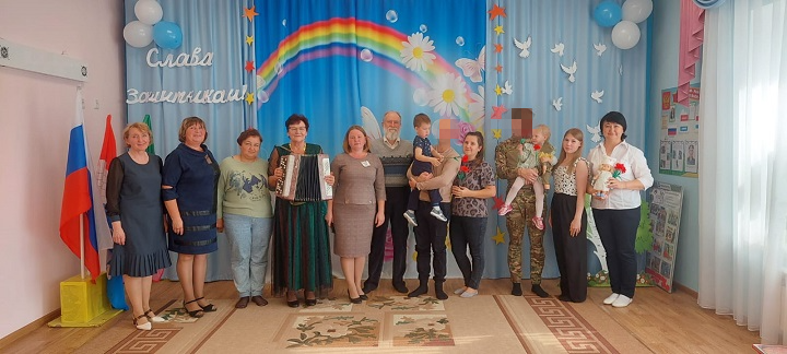Патриотами становятся с детства: в Новошешминском детском саду «Ландыш» состоялась встреча с солдатами СВО