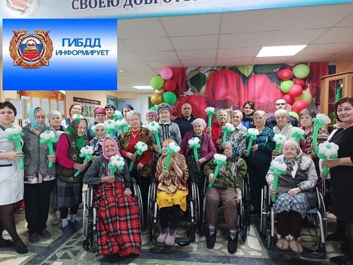 На 8 марта дарят всем подарки
