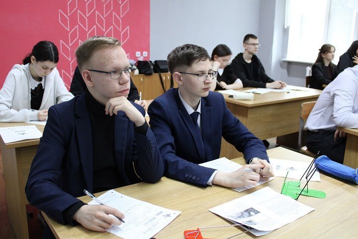 В Новошешминской средней школе писали Диктант Победы