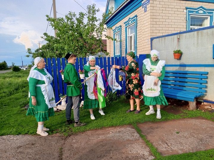 Акбүре авылында «Сөлге җыю» йоласын үткәргәннәр