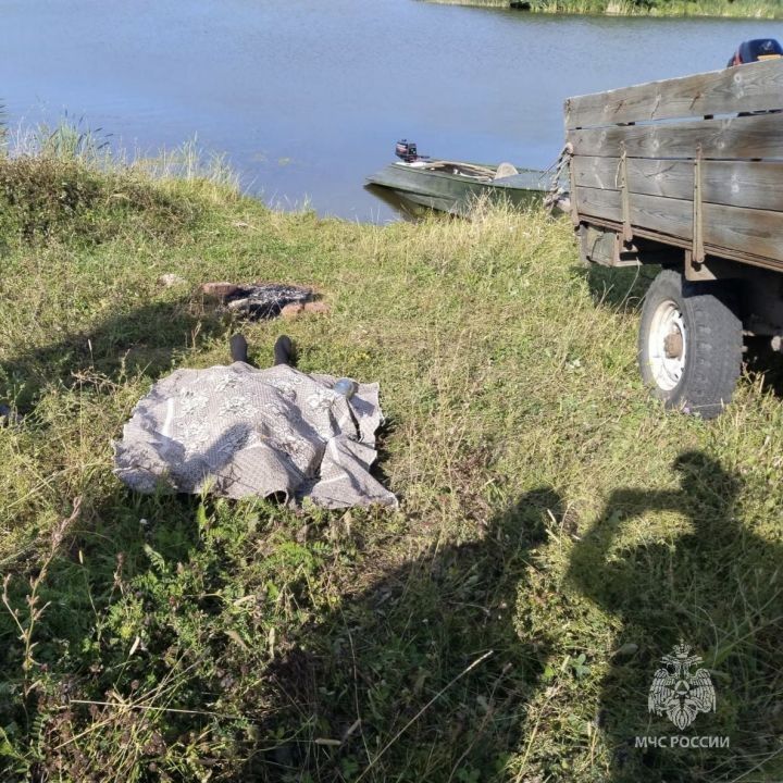 В Алькеевском районе утонул рыбак, пытаясь догнать уплывшую лодку