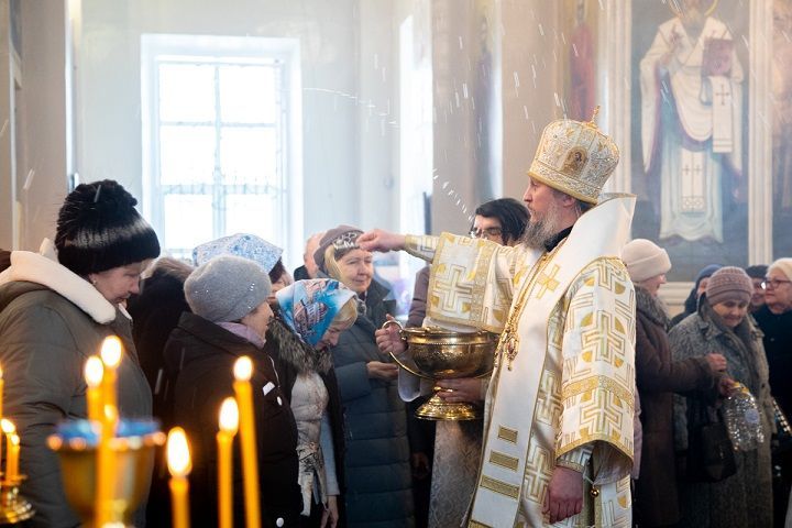 Епископ Пахомий поздравляет православных новошешминцев с Крещением Господним