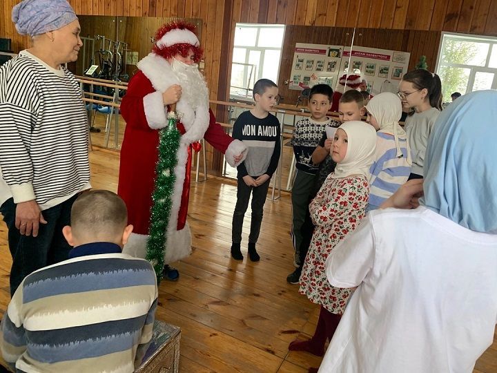 «Весёлые старты с Дедом Морозом» в подростковом клубе «Ажаган»