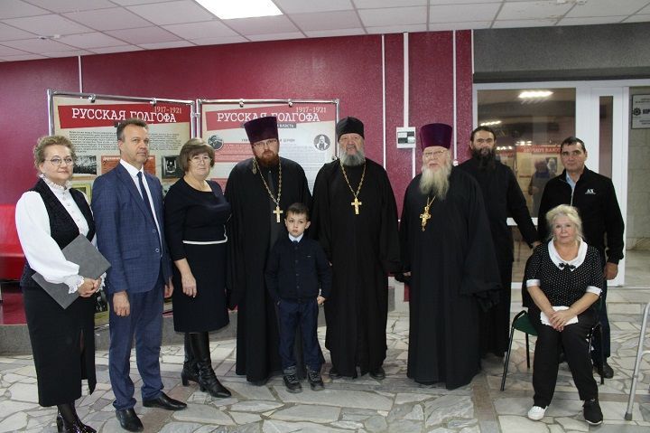 9 октября в Новошешминском районном Доме культуры открылась выставка «Русская Голгофа»