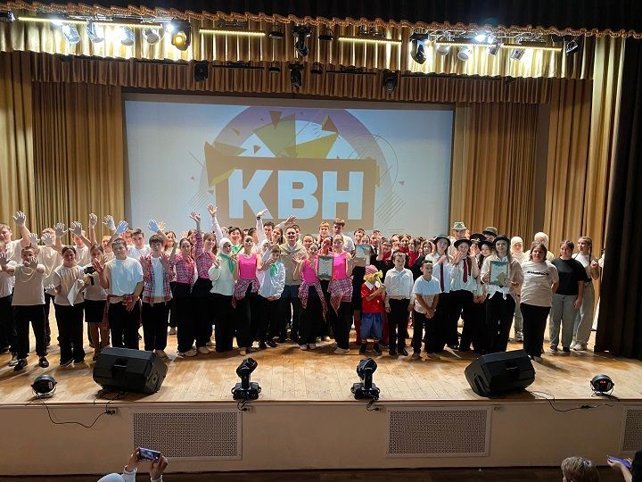 В Новошешминске школьники высмеяли коррупцию в ходе районного КВН