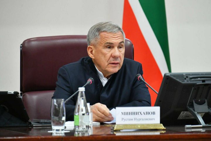 Минниханов поручил усилить меры наблюдения за воздушным пространством