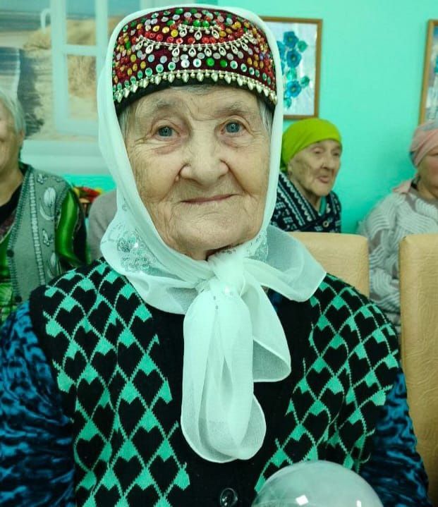 Хезмәт кенәгәсендә — бары тик бер язма