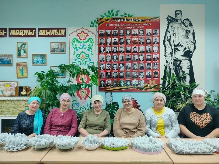 В Чертушкинском СДК  местные волонтеры подготовили травяной чай для бойцов спецоперации