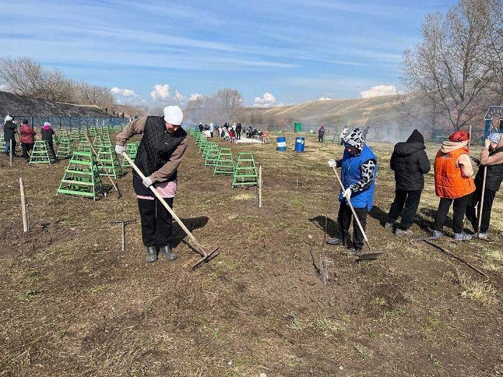 В Шахмайкинском поселении благоустроили территорию у родника «Наил Бабай»