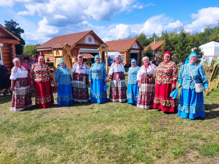 Новошешминские коллективы блестяще выступили на III Межрегиональном фольклорном фестивале «Луковая долина»