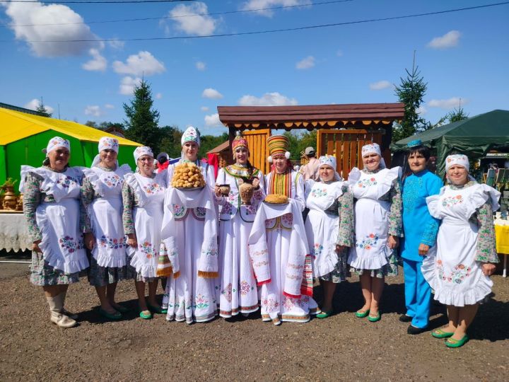 «Хатирә» ансамбле — суган бәйрәмендә!