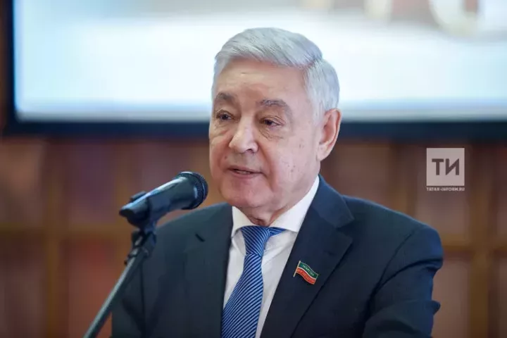 Татарстан Республикасы Дәүләт Советы Рәисе Ф.Х. Мөхәммәтшинның  Россия Федерациясе Дәүләт флагы көне уңаеннан котлавы