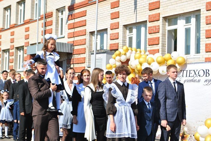 234 ученика сели  сегодня за парты в Новошешминской средней школе