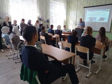 В Зиреклинском лицее прошла беседа о важности безопасности на дорогах