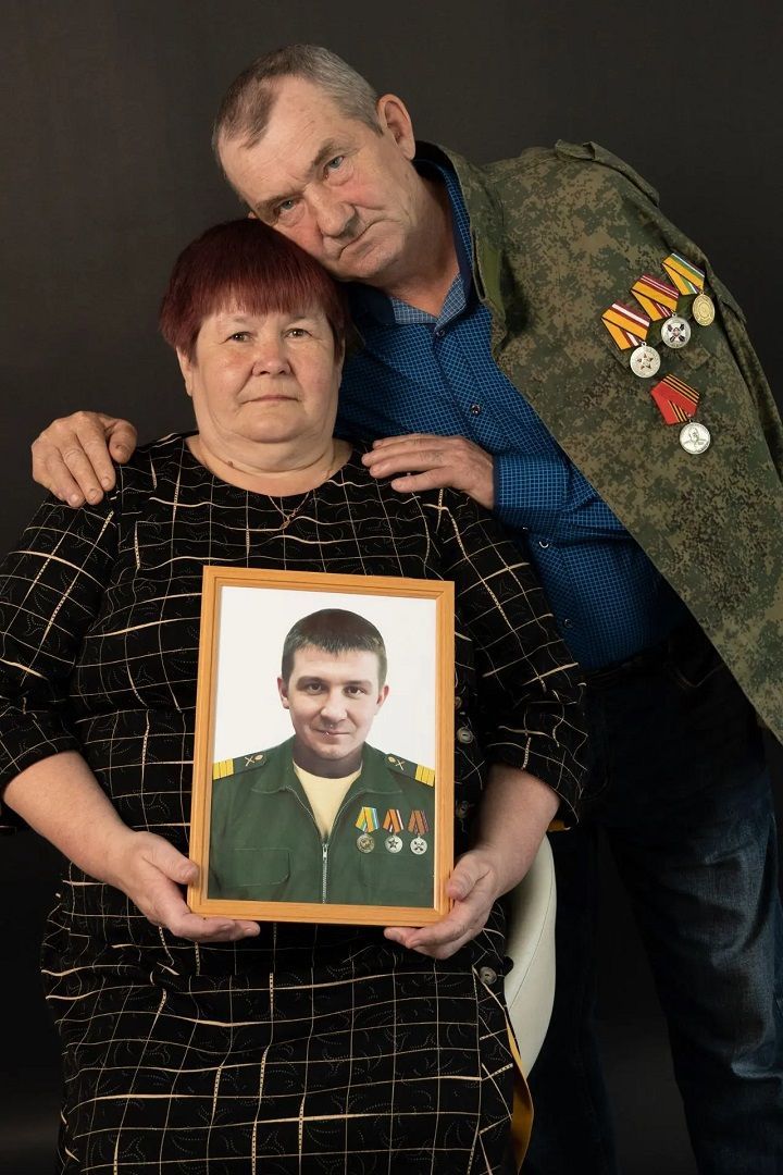 Два кителя сыновей