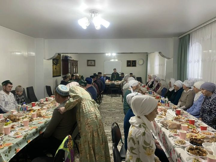 Яшьләрдән үрнәк: Акбүре авылында ифтар мәҗлесе узды