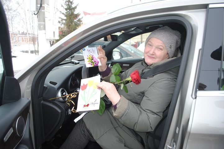 С 8 Марта, автоледи!