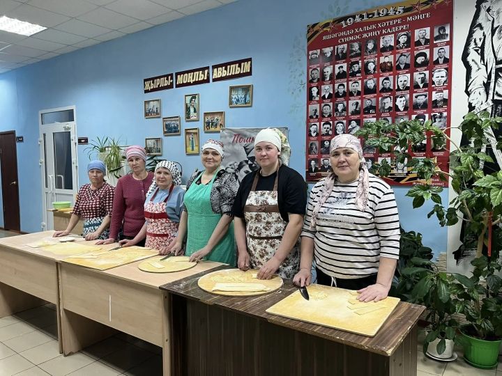 Чертушкинские хозяйки приготовили домашнюю лапшу для участников СВО