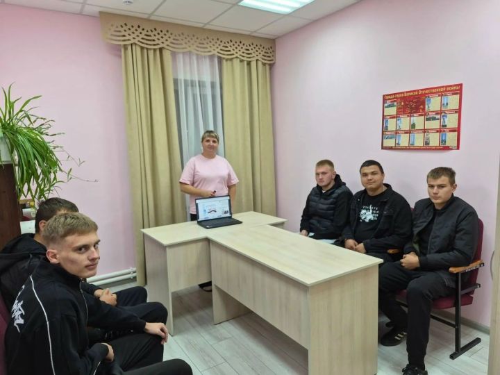 В Петропавловском СДК прошла беседа о вреде вейпов