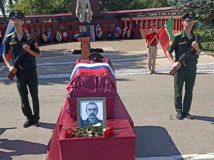 Новошешминцы проводили в последний путь своего земляка — Полякова Алексея Александровича