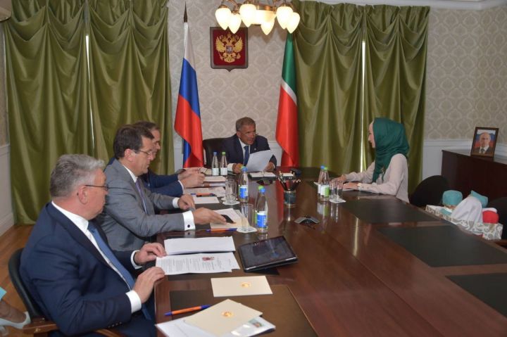 Рөстәм Миңнеханов шәхси сораулар буенча гражданнарны кабул итте